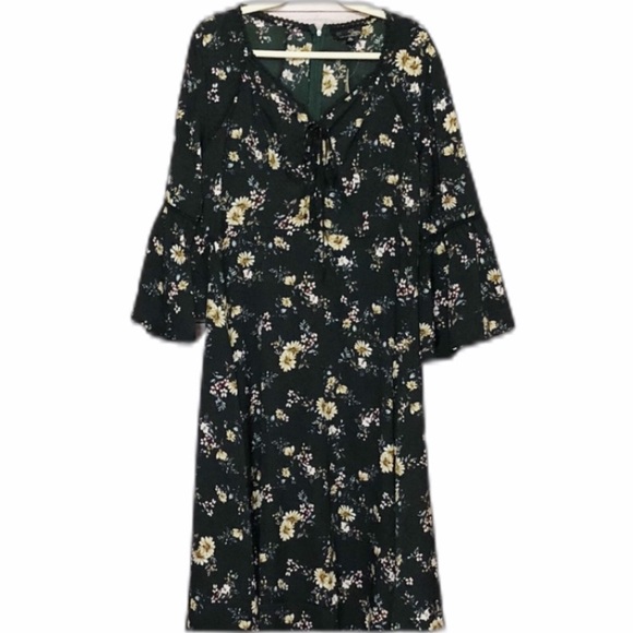 Suzanne Betro Dresses & Skirts - Suzanne Betro Hunter Green/Floral Lace Trim XL